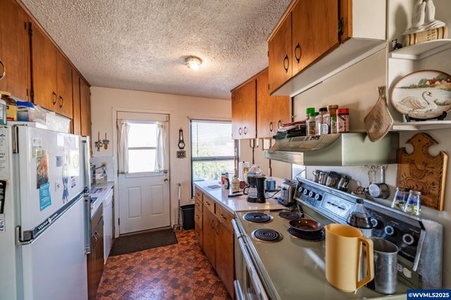 35309 Highway 20 SE, Albany, OR 97322