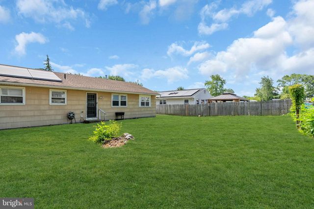 105 BOULDER LAKE DR, Tuckerton, NJ 08087