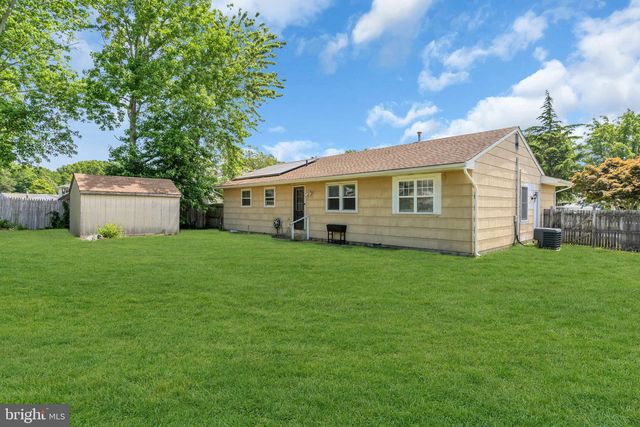 105 BOULDER LAKE DR, Tuckerton, NJ 08087