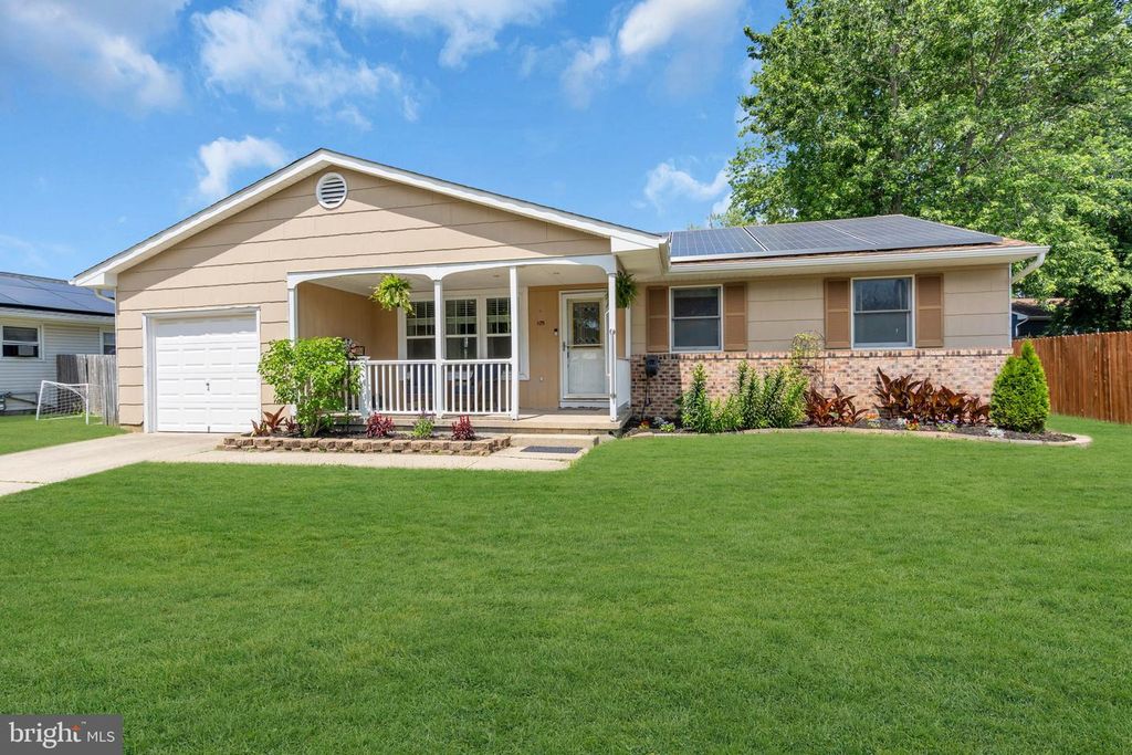 105 BOULDER LAKE DR, Tuckerton, NJ 08087