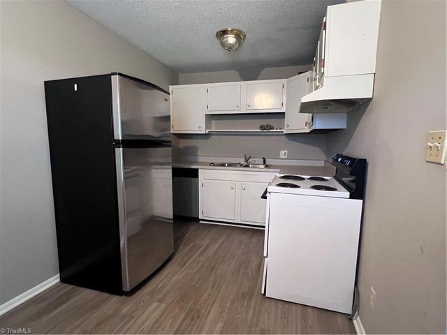 3818 Country Club Road D, Winston-salem, NC 27104