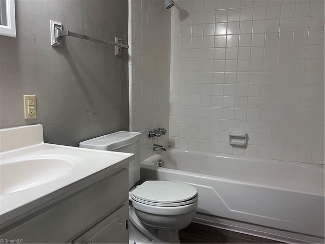 3818 Country Club Road D, Winston-salem, NC 27104