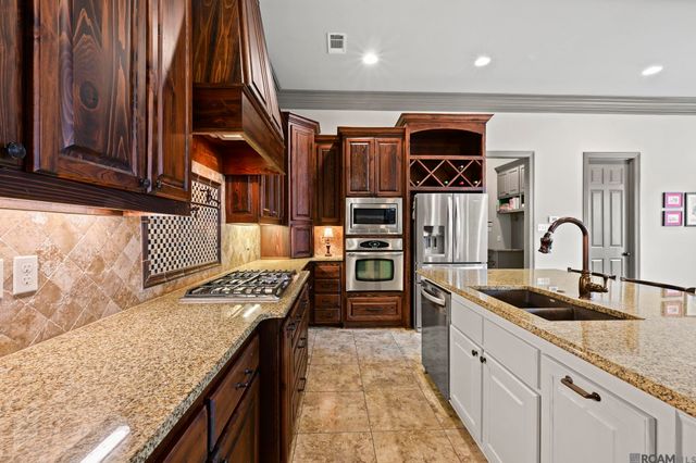 13434 Quail Grove Ave, Baton Rouge, LA 70809