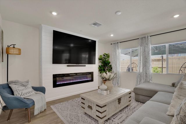 18460 Inland Passage Way, Lathrop, CA 95330