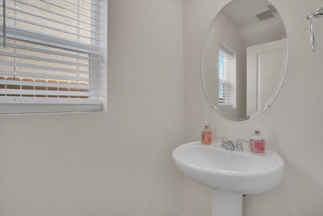 18460 Inland Passage Way, Lathrop, CA 95330
