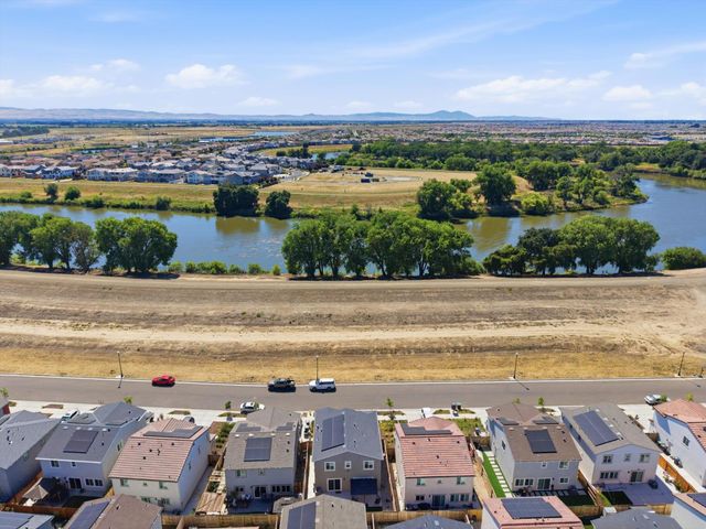 18460 Inland Passage Way, Lathrop, CA 95330