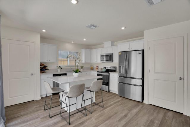 18460 Inland Passage Way, Lathrop, CA 95330