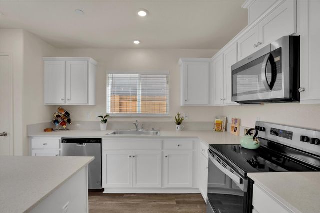 18460 Inland Passage Way, Lathrop, CA 95330
