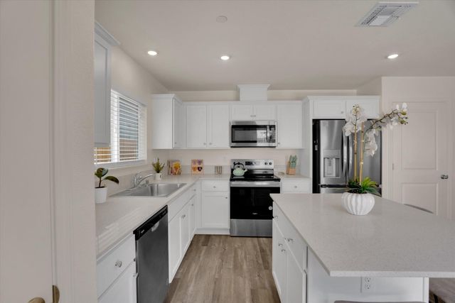 18460 Inland Passage Way, Lathrop, CA 95330