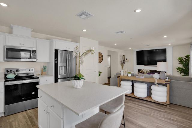 18460 Inland Passage Way, Lathrop, CA 95330