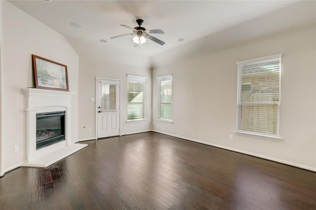 624 Pedernales Street, Webster, TX 77598