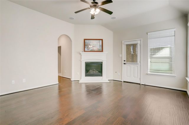 624 Pedernales Street, Webster, TX 77598