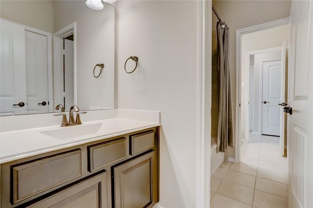 624 Pedernales Street, Webster, TX 77598