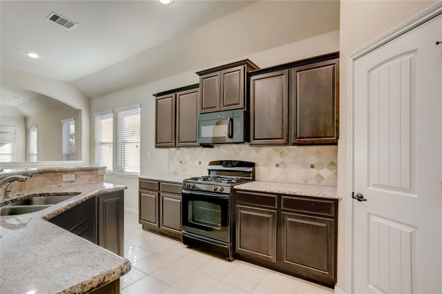 624 Pedernales Street, Webster, TX 77598