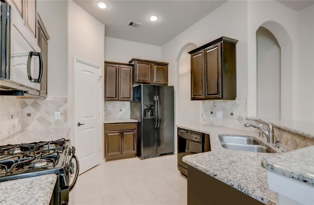 624 Pedernales Street, Webster, TX 77598