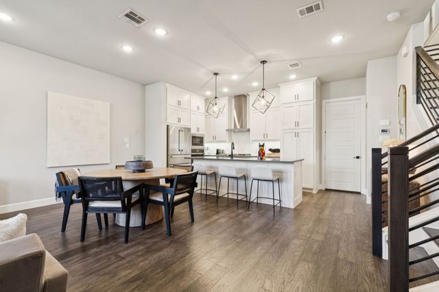 7121 Laurel Ridge, Dallas, TX 75231