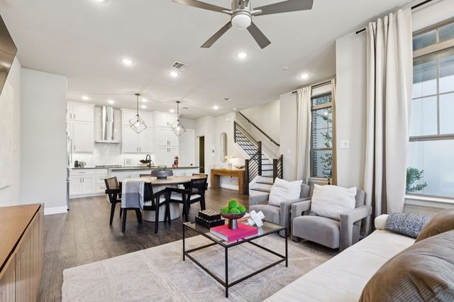 7121 Laurel Ridge, Dallas, TX 75231