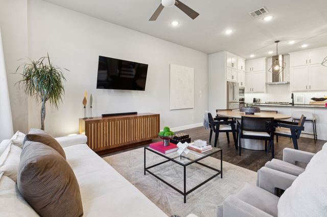 7121 Laurel Ridge, Dallas, TX 75231