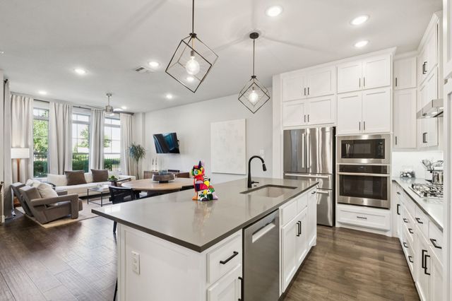 7121 Laurel Ridge, Dallas, TX 75231