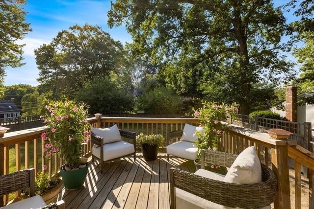 49 Longfellow Dr, Newburyport, MA 01950
