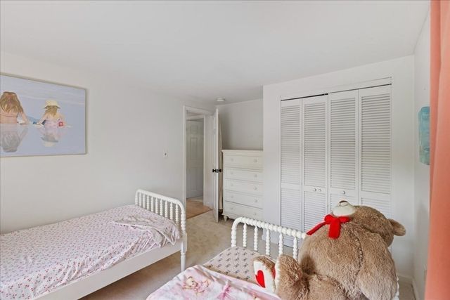 49 Longfellow Dr, Newburyport, MA 01950