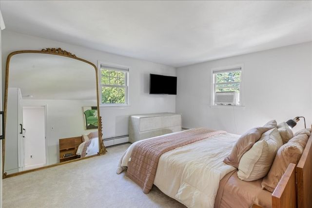 49 Longfellow Dr, Newburyport, MA 01950