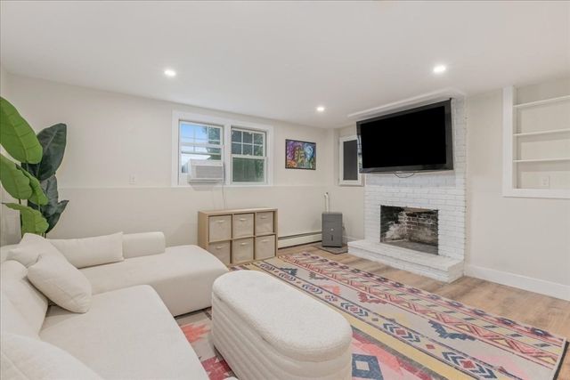 49 Longfellow Dr, Newburyport, MA 01950