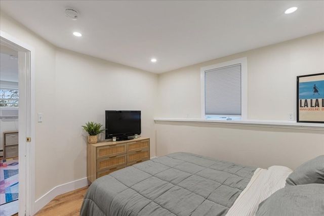 49 Longfellow Dr, Newburyport, MA 01950