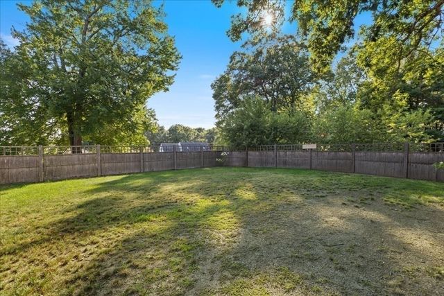 49 Longfellow Dr, Newburyport, MA 01950