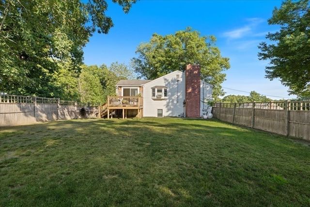 49 Longfellow Dr, Newburyport, MA 01950