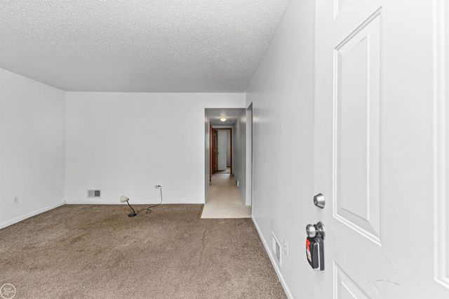 6793 Prospect Avenue, Warren, MI 48091