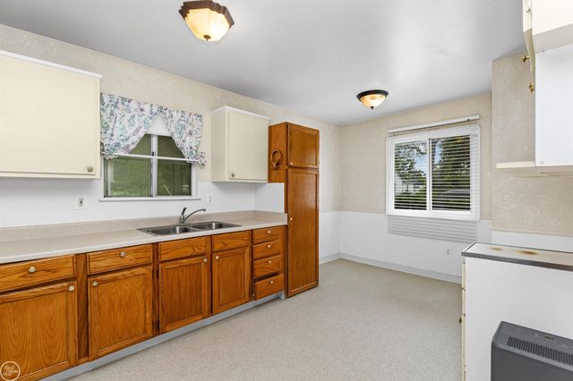 6793 Prospect Avenue, Warren, MI 48091