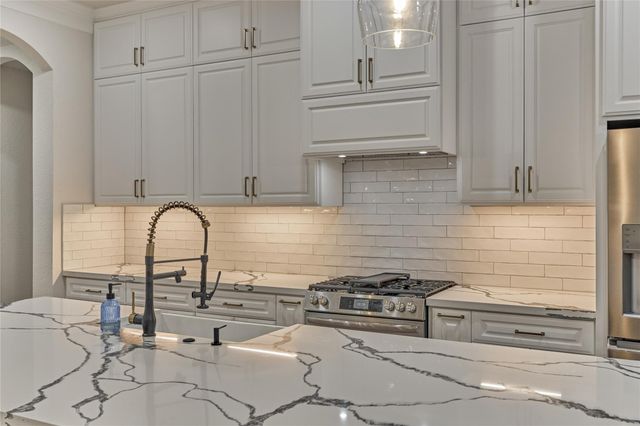 154 Wyndemere Drive, Montgomery, TX 77356