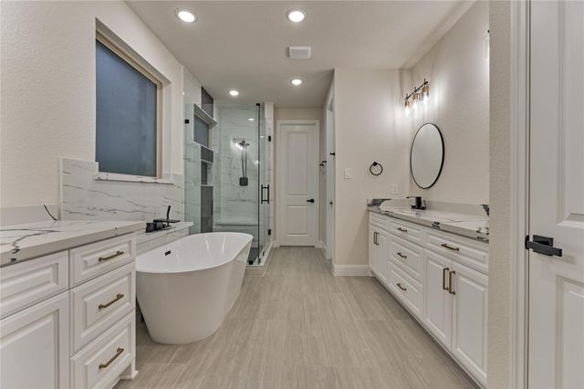 154 Wyndemere Drive, Montgomery, TX 77356