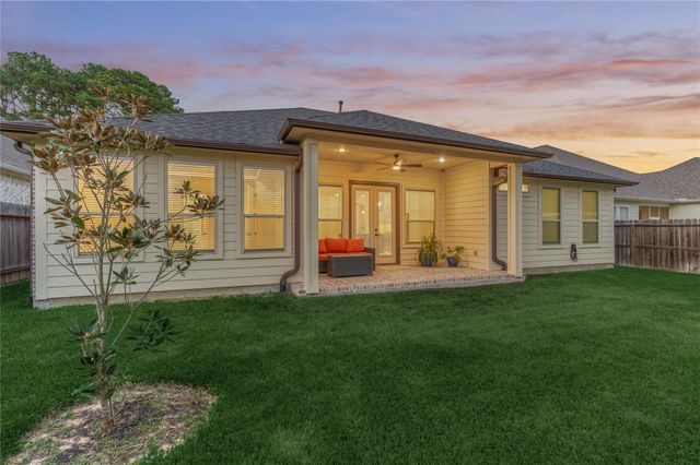 154 Wyndemere Drive, Montgomery, TX 77356