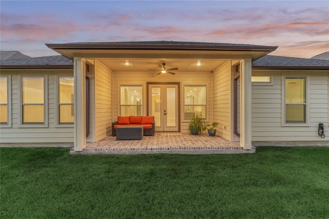 154 Wyndemere Drive, Montgomery, TX 77356