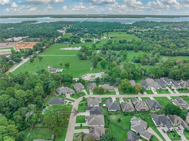 154 Wyndemere Drive, Montgomery, TX 77356