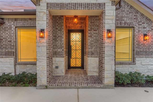 154 Wyndemere Drive, Montgomery, TX 77356