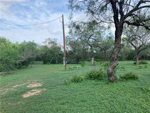 101 CR 101, San Diego, TX 78384
