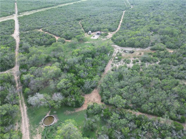 101 CR 101, San Diego, TX 78384