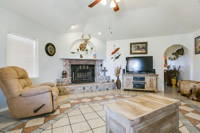 14550 Deer Valley Drive, Carlsbad, TX 76934