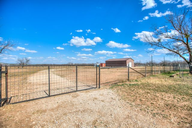 14550 Deer Valley Drive, Carlsbad, TX 76934