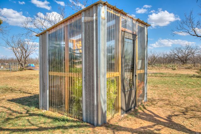 14550 Deer Valley Drive, Carlsbad, TX 76934