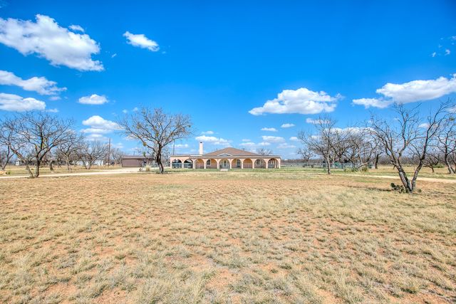 14550 Deer Valley Drive, Carlsbad, TX 76934