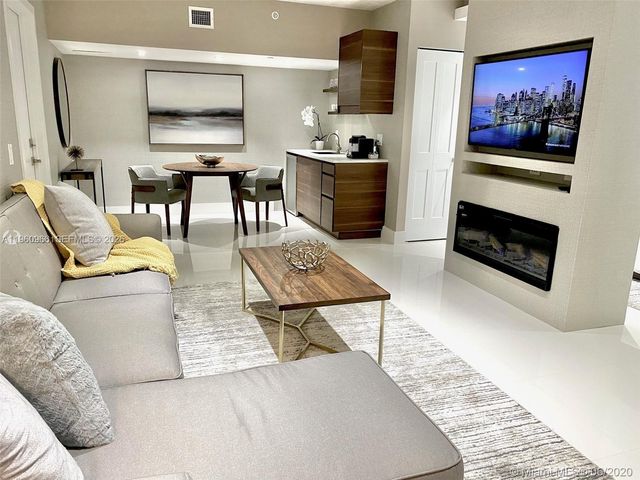 2960 NE 207th St TS-102, Aventura, FL 33180