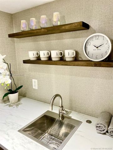 2960 NE 207th St TS-102, Aventura, FL 33180