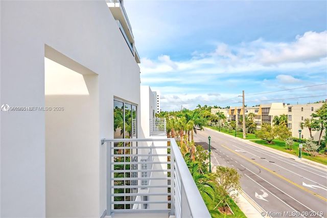 2960 NE 207th St TS-102, Aventura, FL 33180