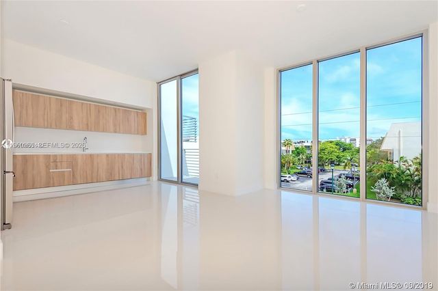 2960 NE 207th St TS-102, Aventura, FL 33180