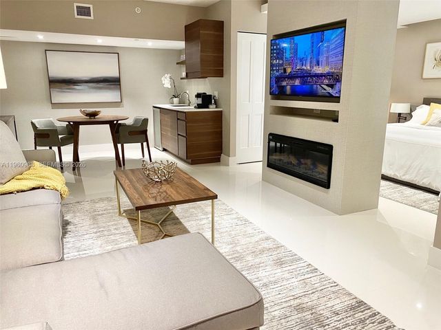 2960 NE 207th St TS-102, Aventura, FL 33180