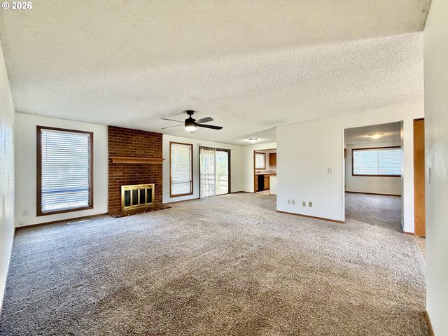 2715 Sw 31ST St, Gresham, OR 97080